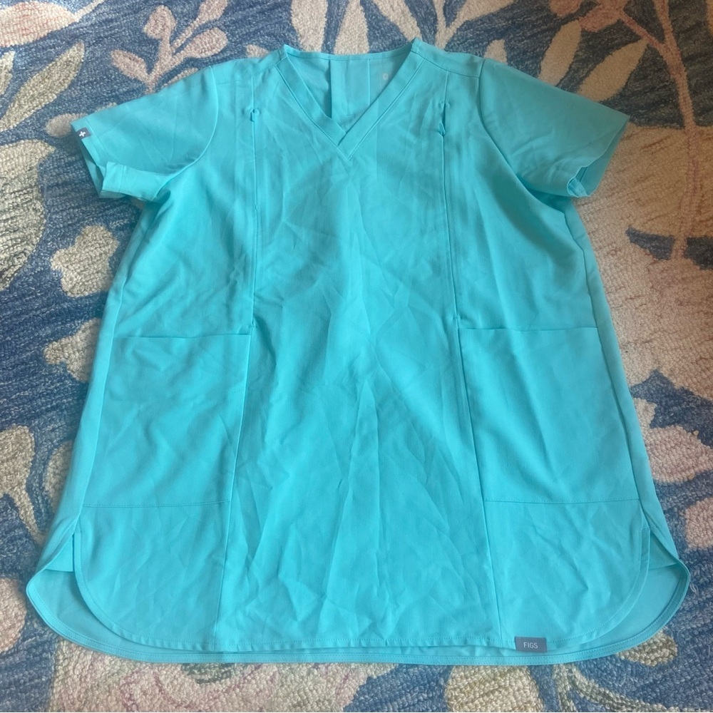 FIGS technical Collection nurse scrub top Size XS Turquoise Teal